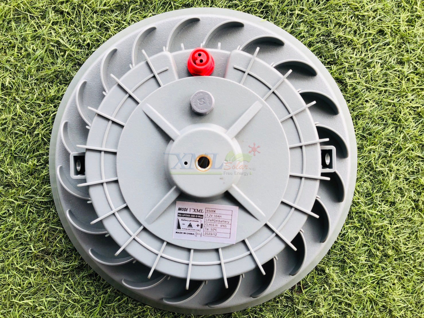 โคมไฟโซล่าเซลล์ ติดเพดาน Highbay รุ่น D MAX 300W (แสง : เหลืองวอมไวท์)