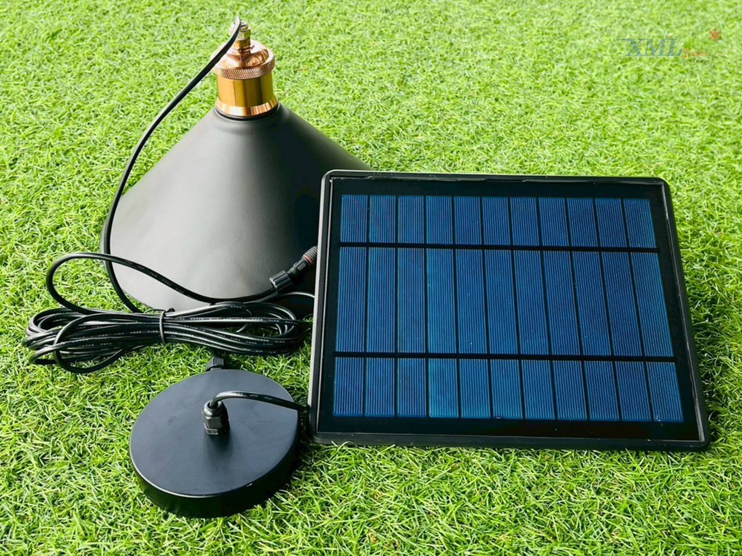 โคมไฟโซล่าเซลล์ ติดเพดาน รุ่น LSXML-241-A (เปิดได้ 2 แสง)