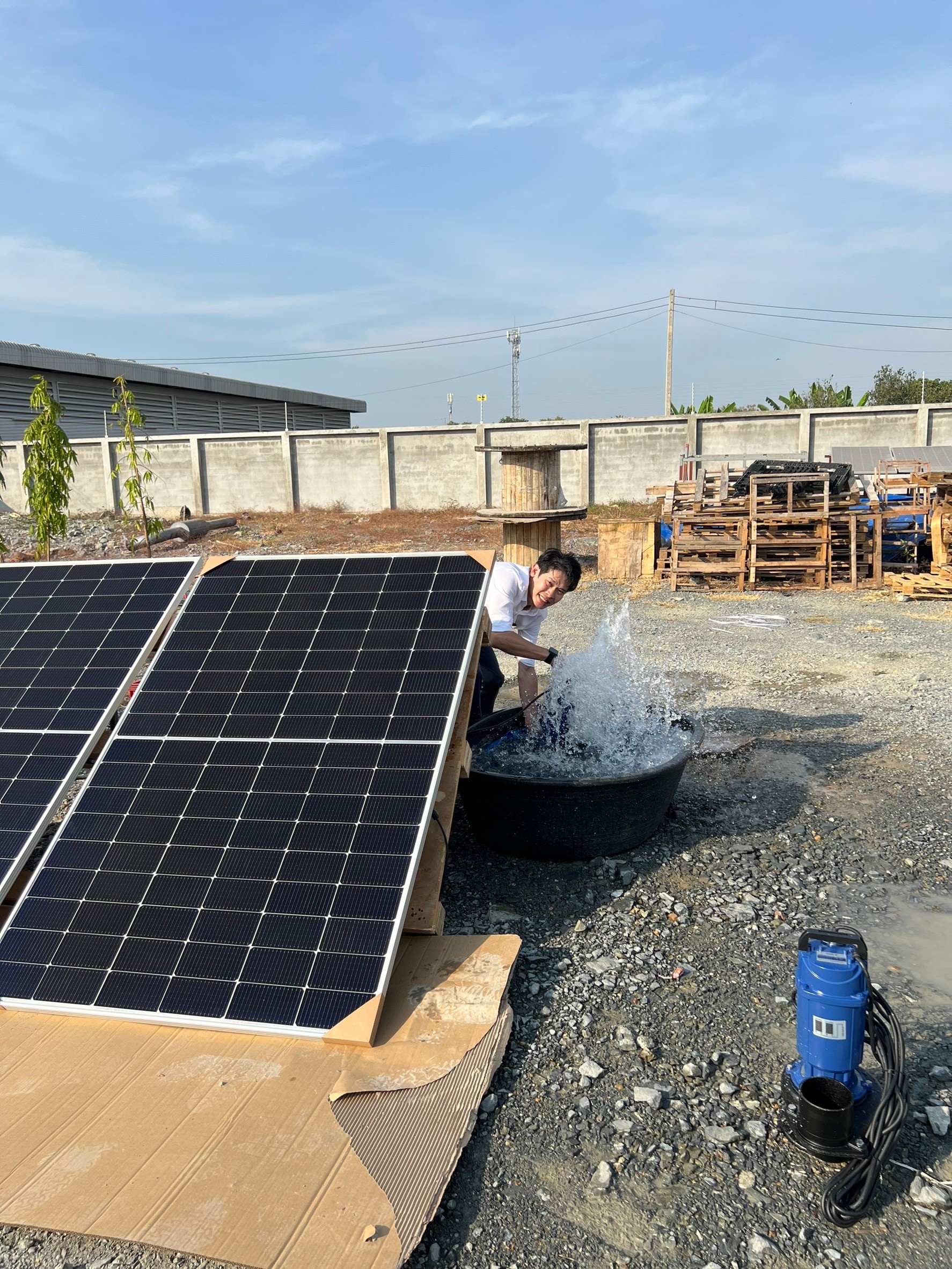 ปั๊มแช่สแตนเลส รุ่น PREMIUM 48V / 800W + เเผงโซล่าเซลล์ 450W (2 แผง)