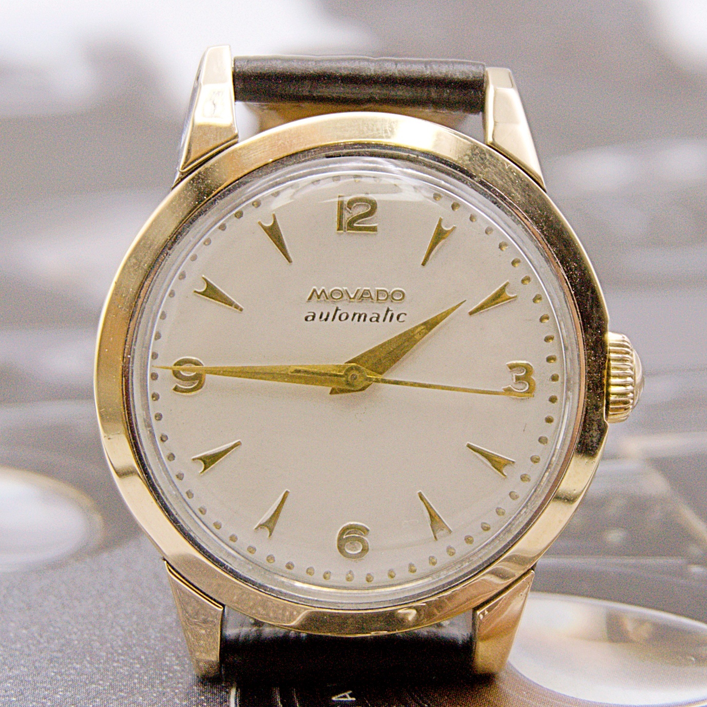 นาฬิกาเก่า MOVADO ออโตเมติกครึ่งรอบ