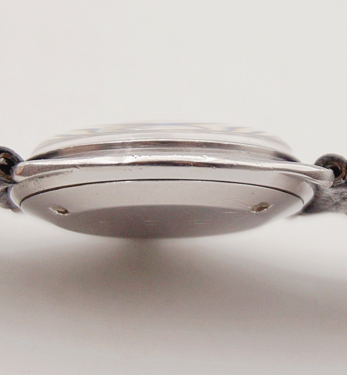 นาฬิกาเก่า TAVANNES ไขลานสองเข็มครึ่ง