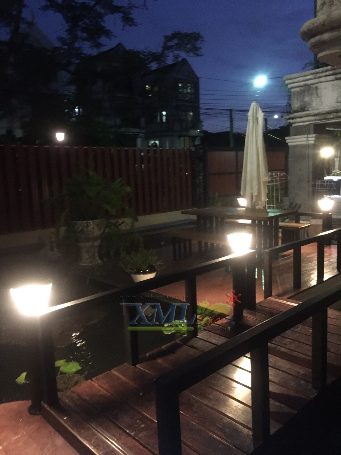 ไฟตั้งพื้นโซล่าเซลล์ ทรงถ้วย Cupcake 30 SMD LED (เเสง : เหลืองวอมไวท์)