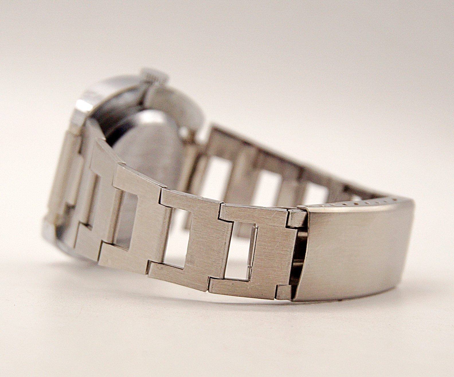 นาฬิกาเก่า MAJESTIME ไขลาน (JUMP HOUR)