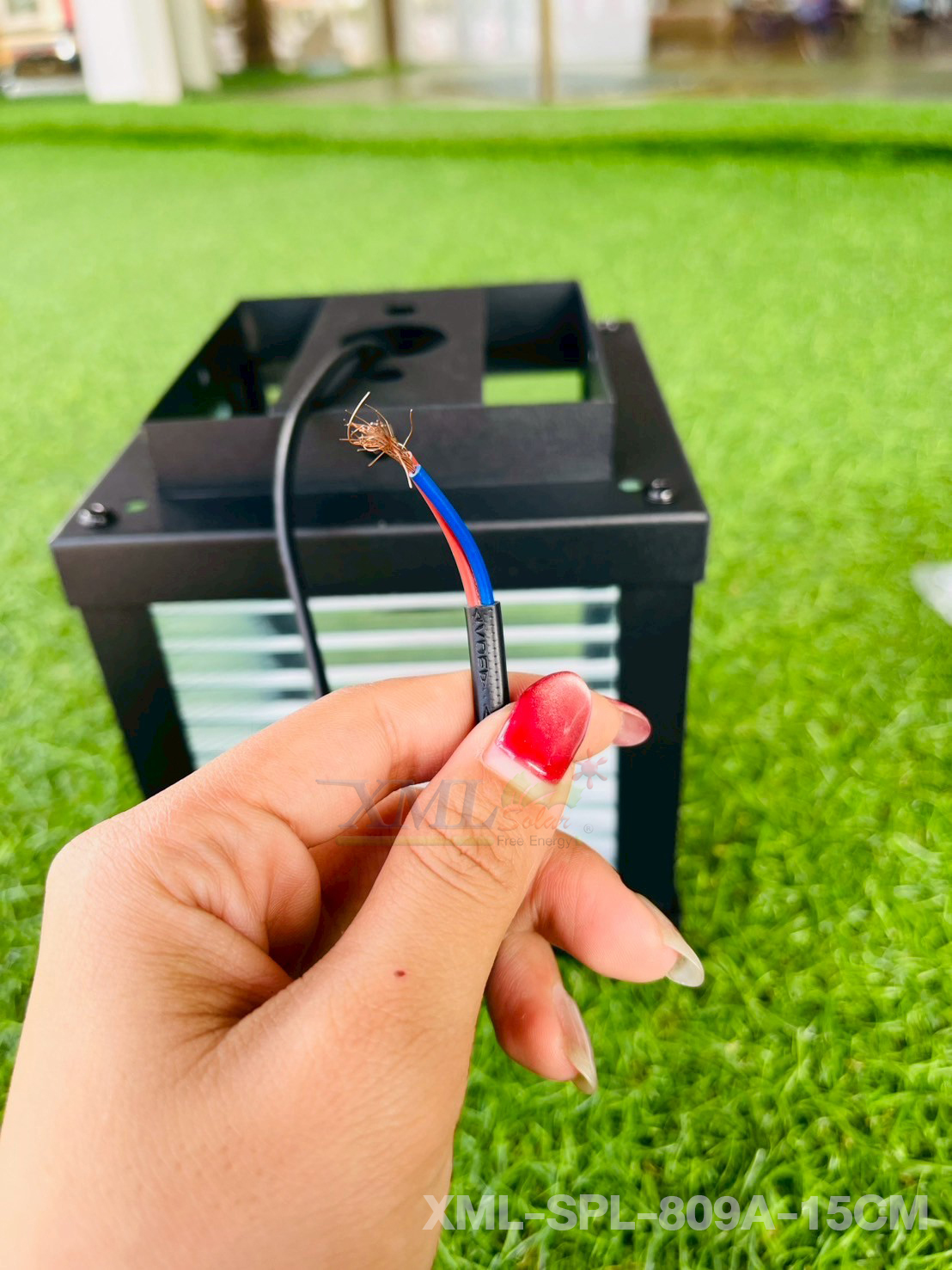 โคมไฟหัวเสาโซล่าเซลล์ รุ่น SPL-809 (เปิดได้ 3 แสง)