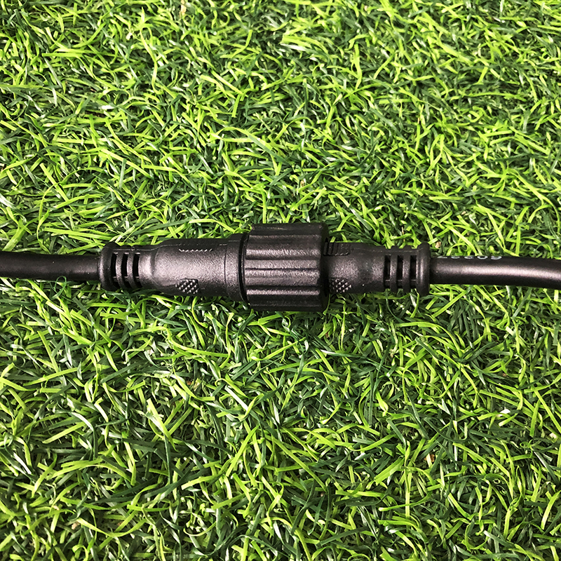 ไฟสปอตไลท์โซล่าเซลล์ 100 Watt กล่องสีน้ำตาล (เปิดได้ 3 แสง)