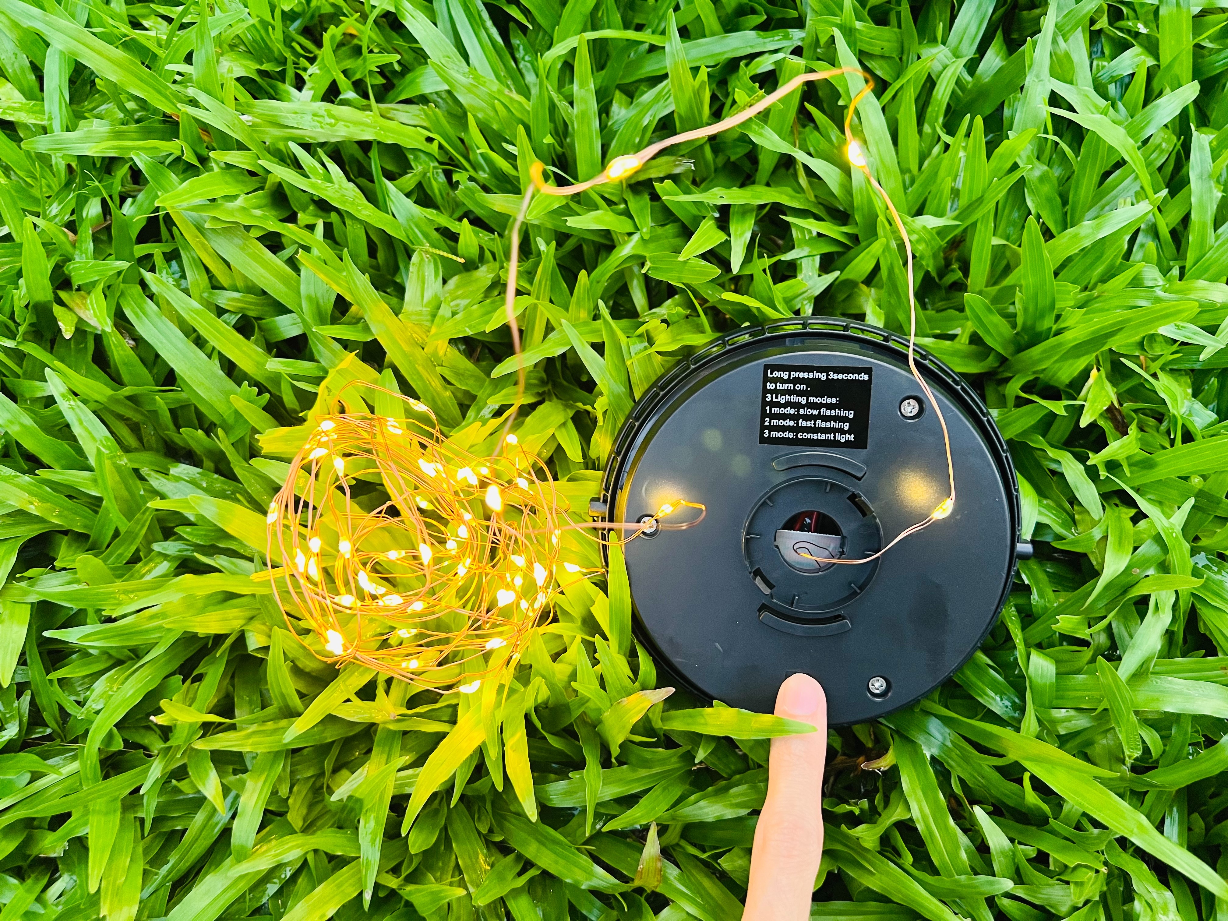 ไฟปักสนามโซล่าเซลล์ รุ่น เม็ดChip 50 LED (เปิดได้ 3 ฟังก์ชั่น) (แสง : เเหลืองวอมไวท์)