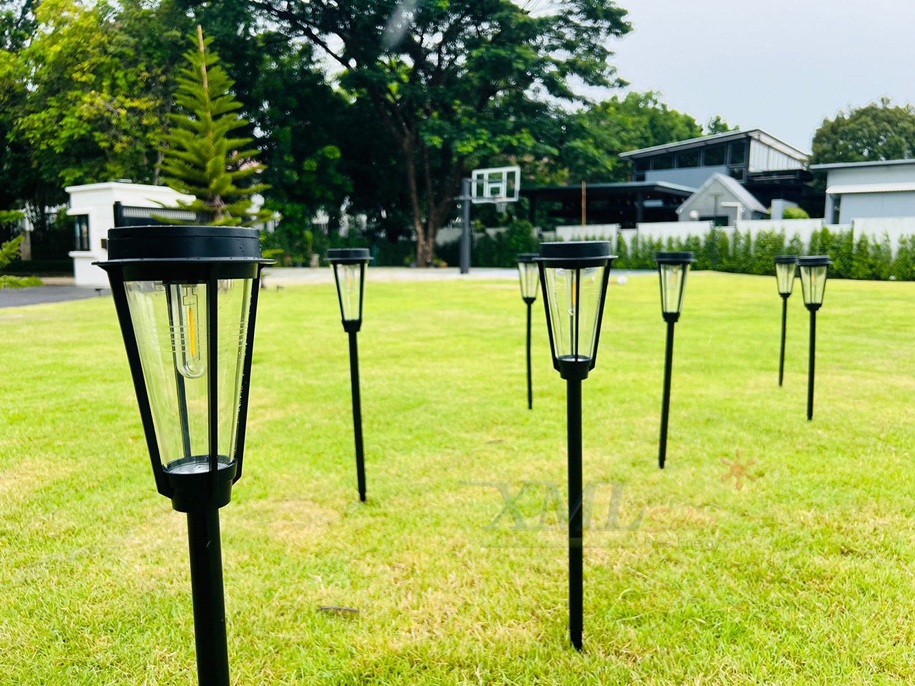 โคมไฟปักสนามโซล่าเซลล์ รุ่น MD-SOLAR-H1010 (แสง : เหลืองวอมไวท์)