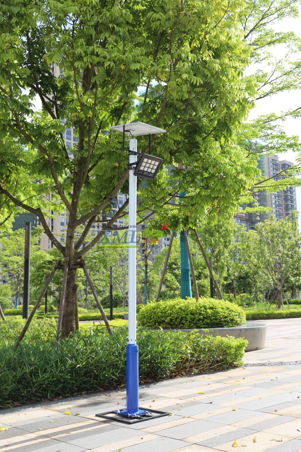 ไฟสปอตไลท์โซล่าเซลล์ 200 W. รุ่น Modi x XML ไซต์ใหญ่ (เเสง : ขาว)