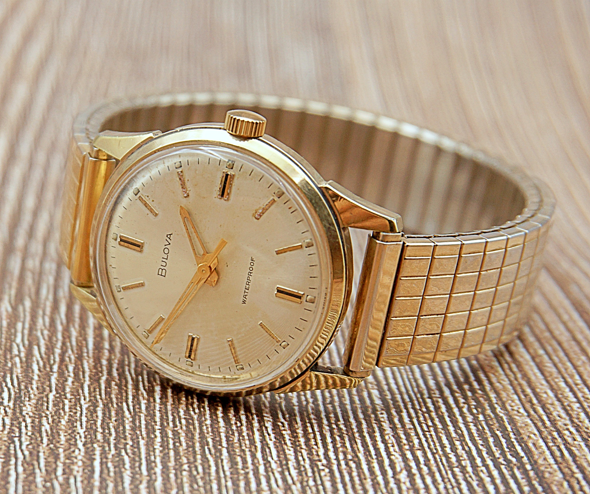 นาฬิกาเก่า BULOVA ไขลาน