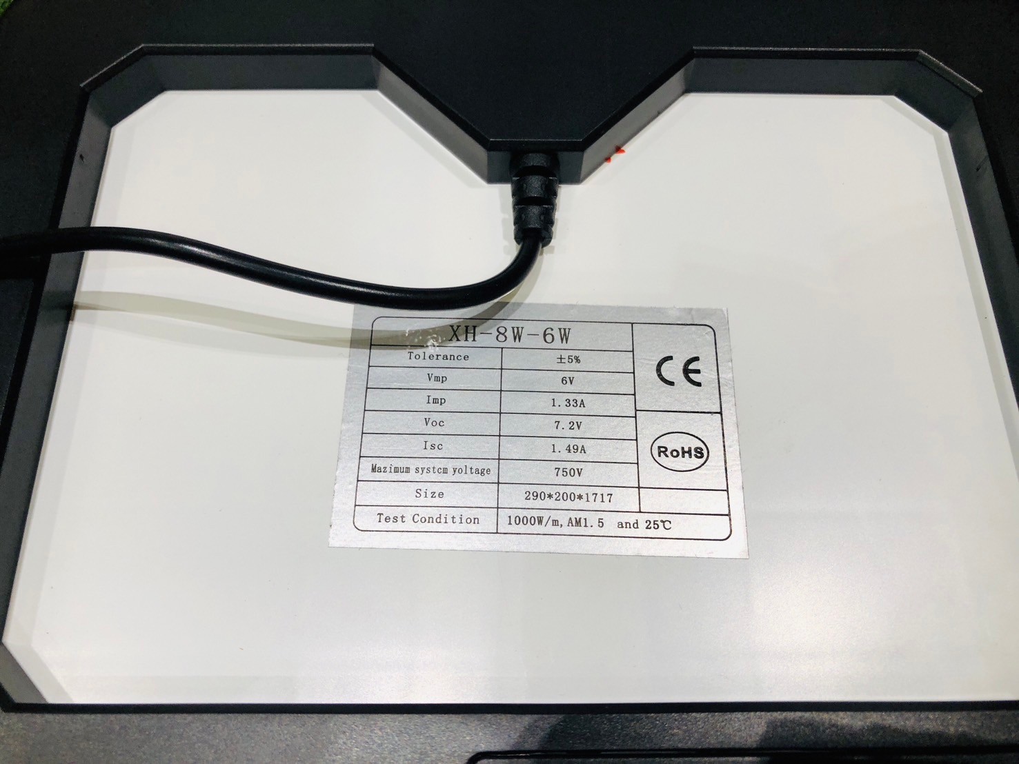 แผงโซลาร์เซลล์ แผงชาร์จพลังงานแสงอาทิตย์แบบพกพา พร้อมสาย USB