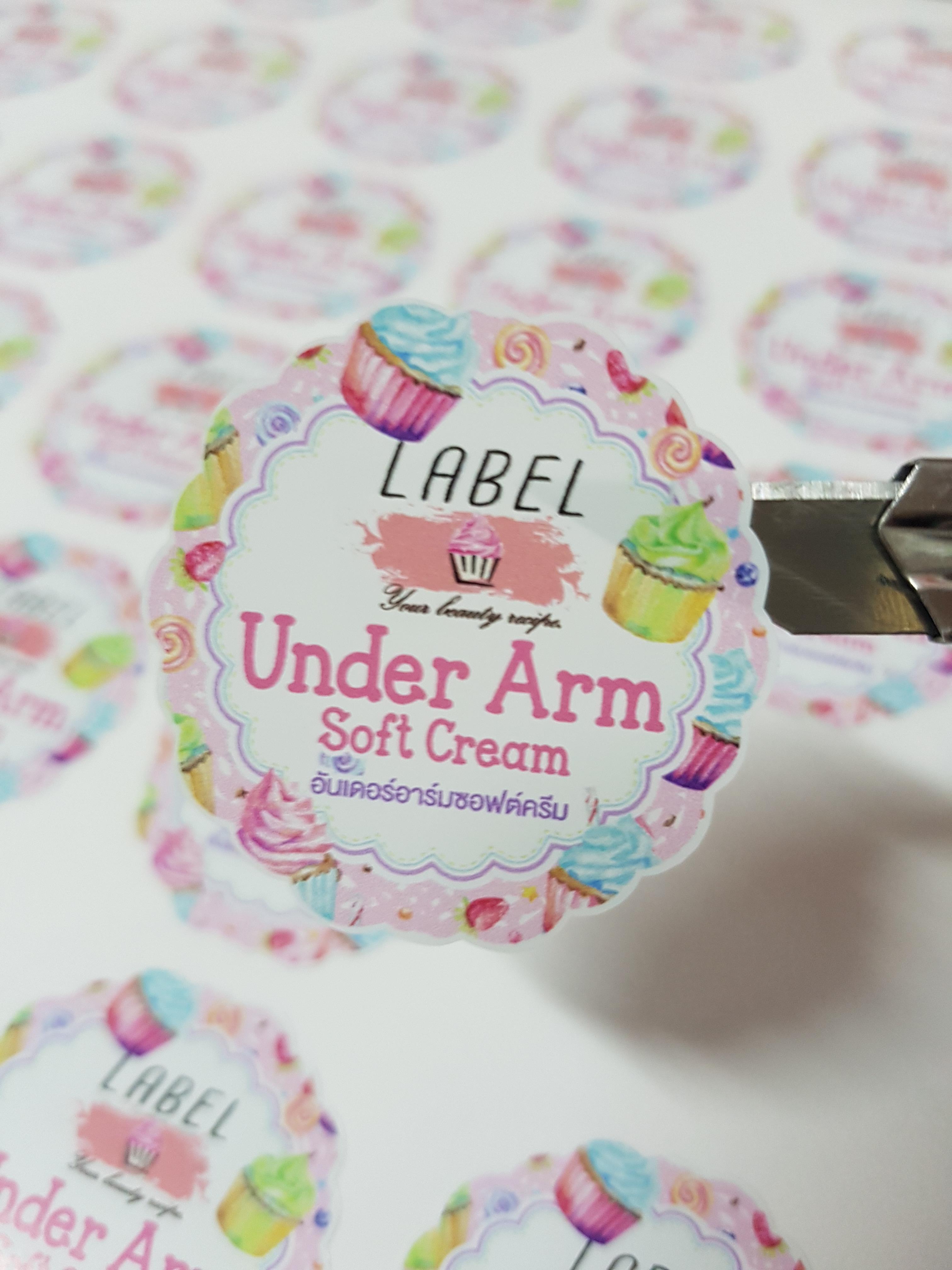 สติ๊กเกอร์พีวีซีขาวเงา