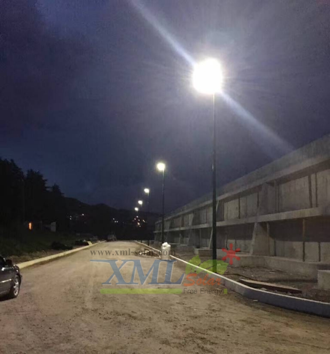 โคมไฟถนนอัจฉริยะ โซล่าเซลล์ 80 Watt (แสง ขาว) Monocrystalline