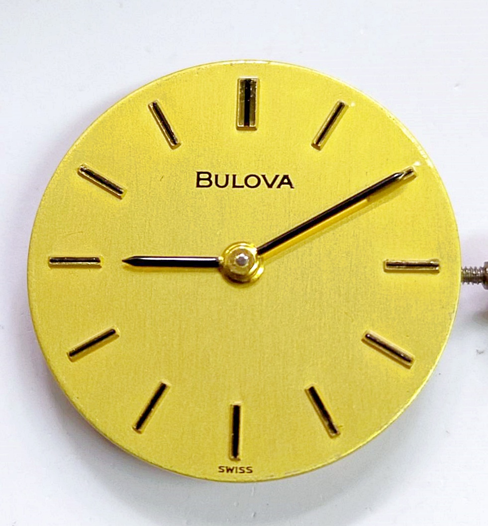 นาฬิกาเก่า BULOVA ไขลาน (นาฬิกาผู้หญิง)