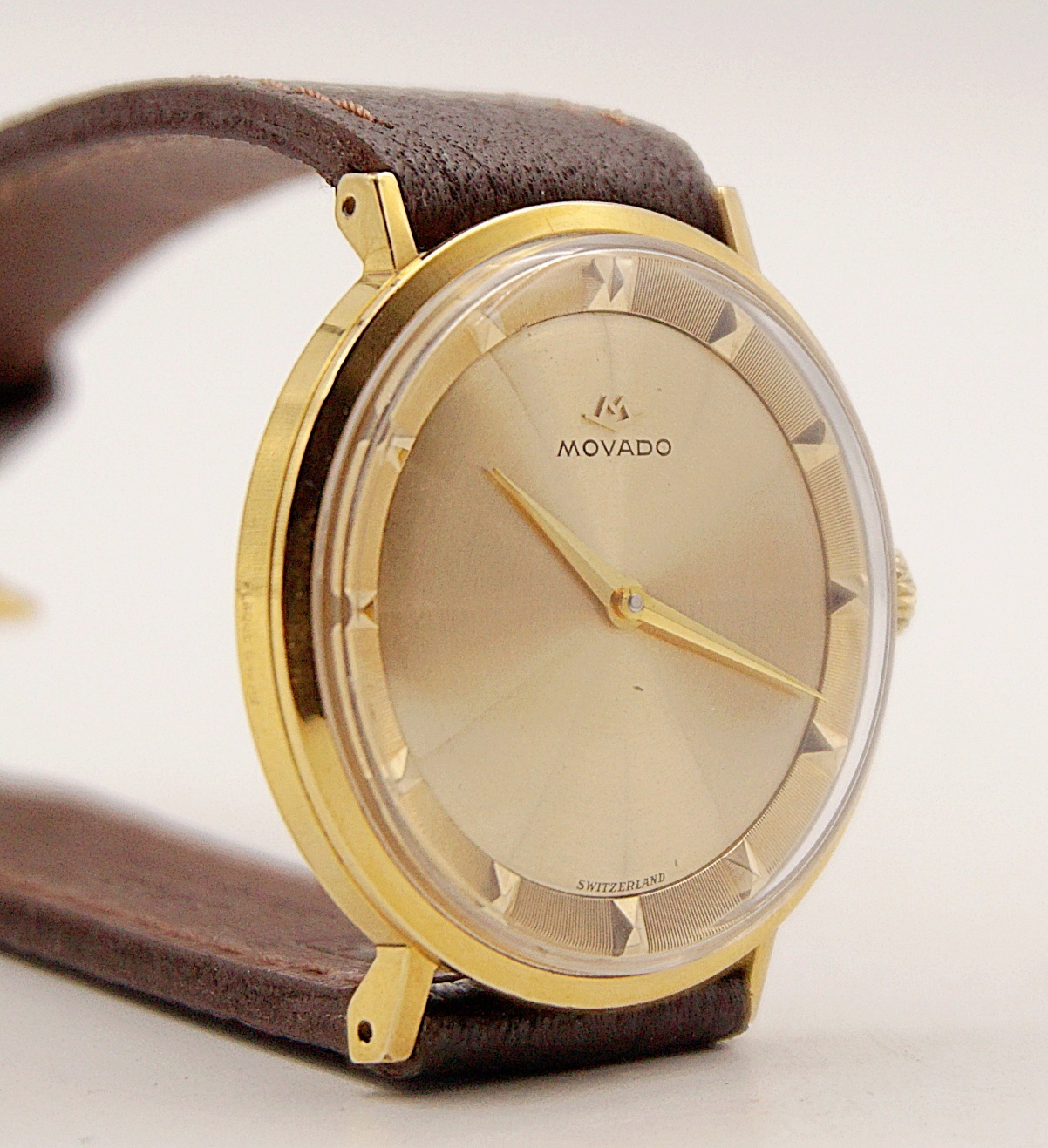 นาฬิกาเก่า MOVADO ไขลาน