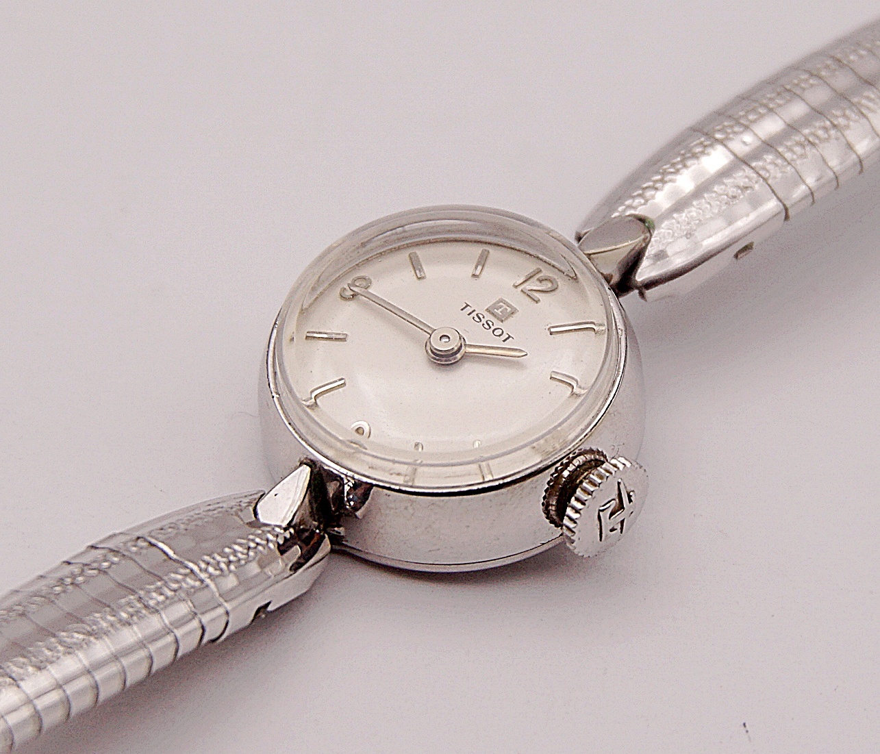 นาฬิกาเก่า TISSOT ไขลาน (นาฬิกาผู้หญิง)