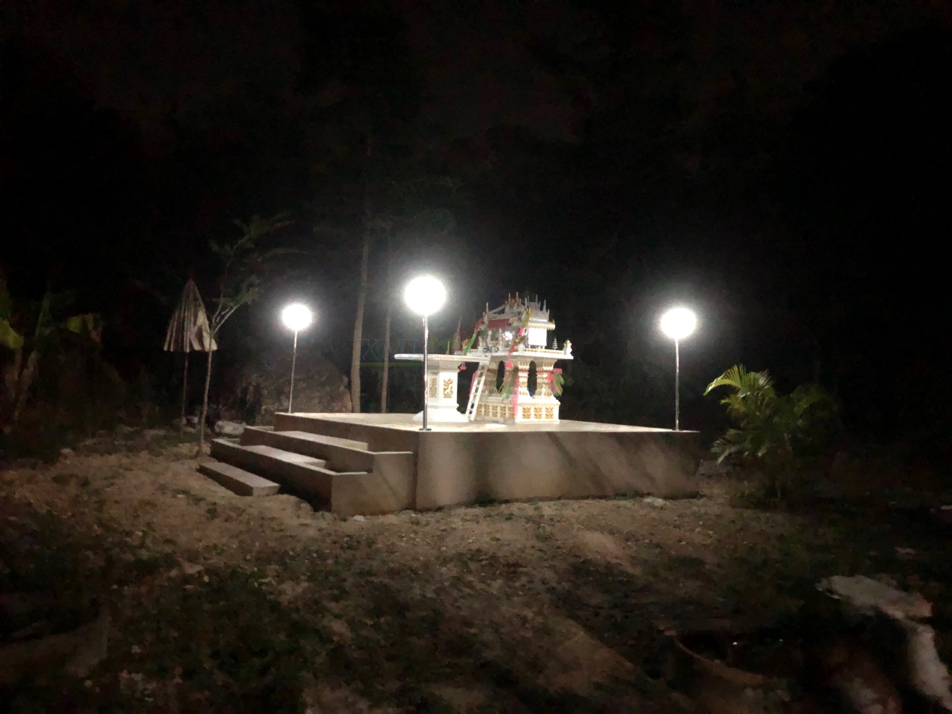 ไฟปักสนามโซล่าเซลล์ 8 Super SMD LED (แบบเหลี่ยม) สูง 140 ซม. (เเสง : ขาว)