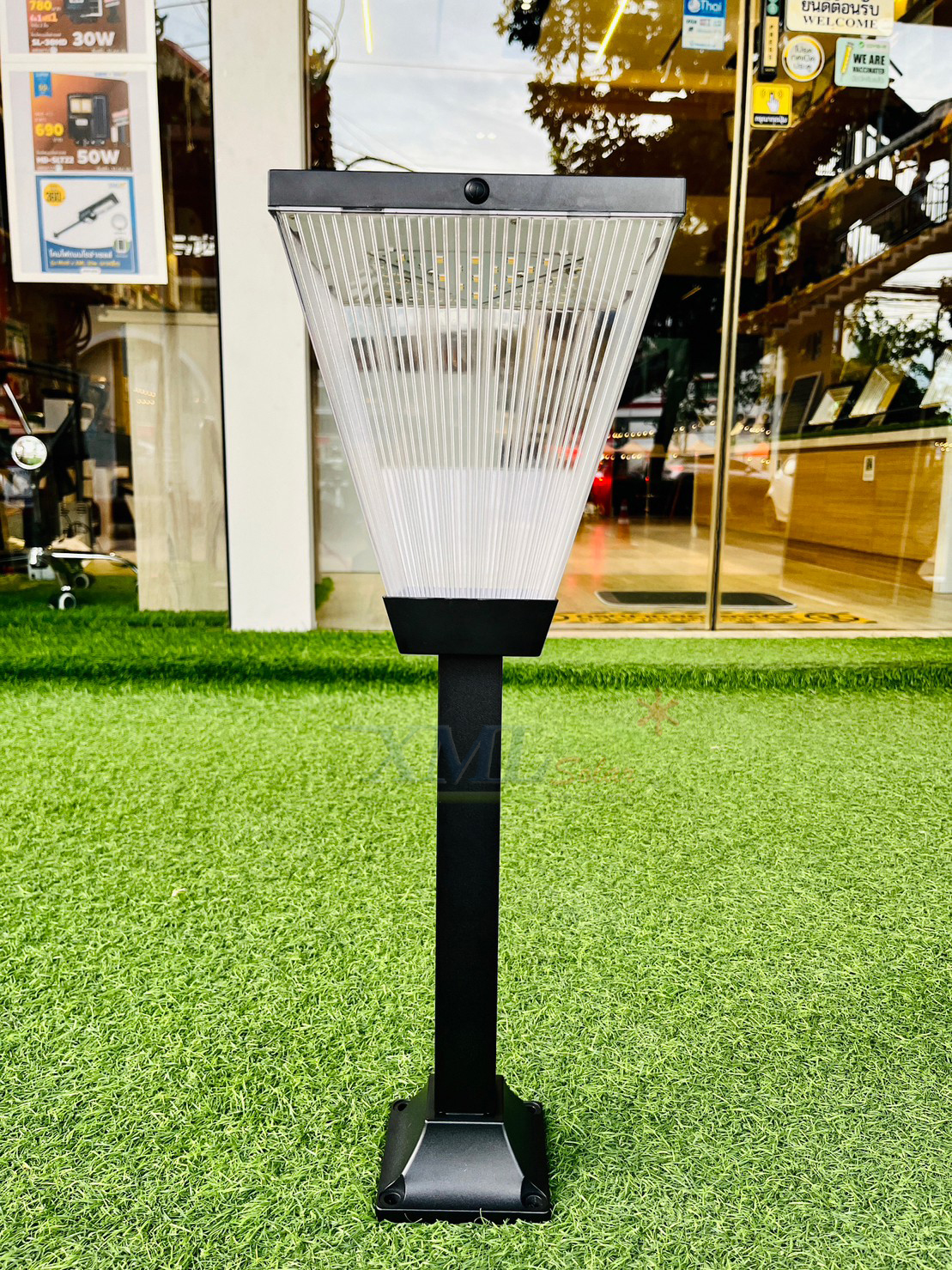 ไฟตั้งพื้นโซล่าเซลล์ ทรงเหลี่ยมสูง 60 ซม. (เปิดได้ 2 แสง)