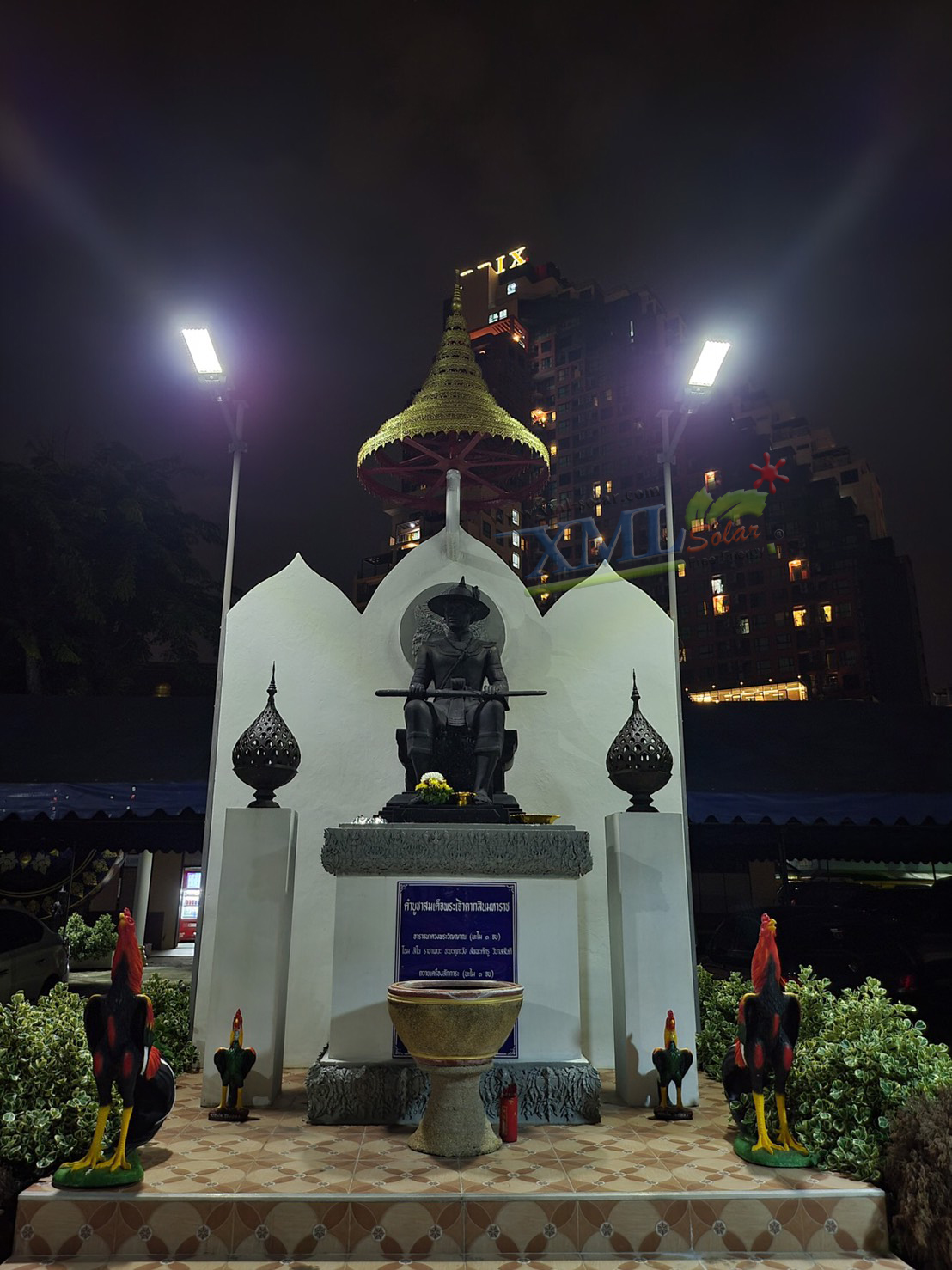 โคมไฟถนนโซล่าเซลล์ XML-Solar 200W (แสง : ขาว)(สว่างค้าง)