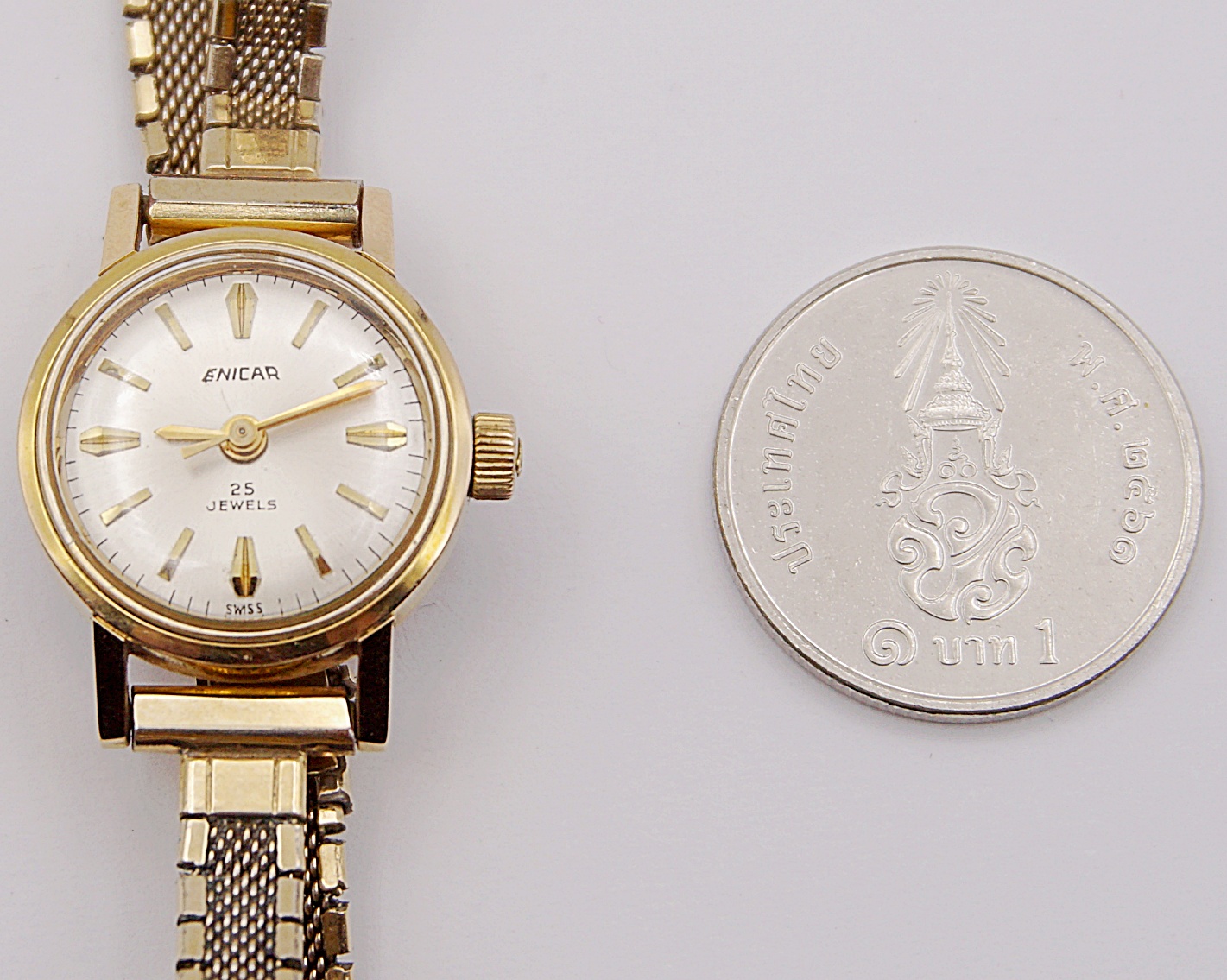 นาฬิกาเก่า ENICAR ไขลาน (สุภาพสตรี)