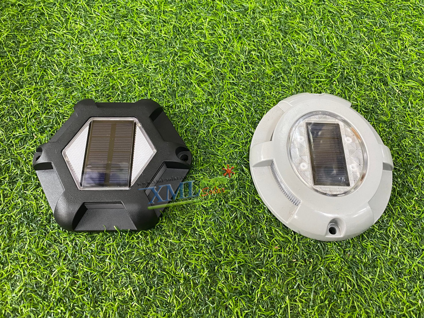 โคมไฟฝังพื้นโซล่าเซลล์ 6 LED รุ่น Black edition (เเสง : เหลืองวอมไวท์)