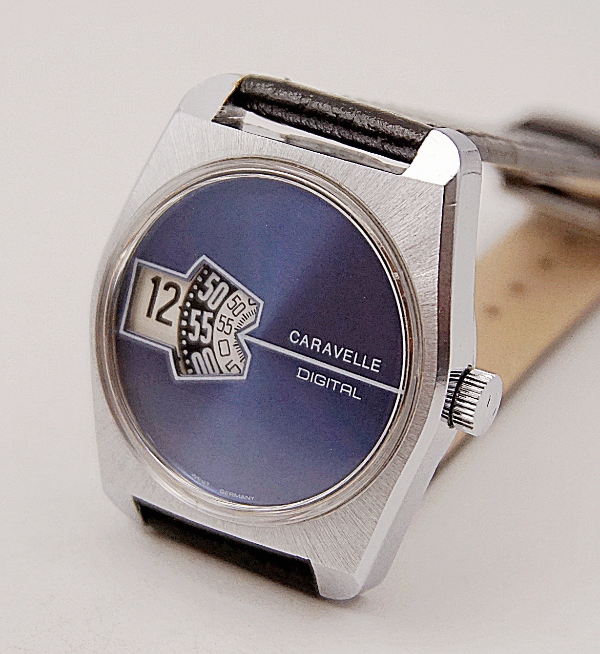 นาฬิกาเก่า CARAVELLE ไขลาน (Jump Hour)