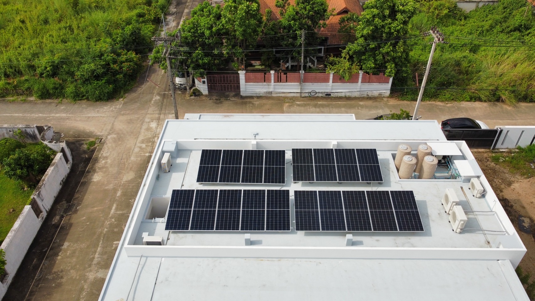 ระบบโซล่าเซลล์ติดหลังคา Enphase Solar Rooftop ขนาด 100.40 KW (ON-GRID) 3 Phase พร้อมติดตั้ง