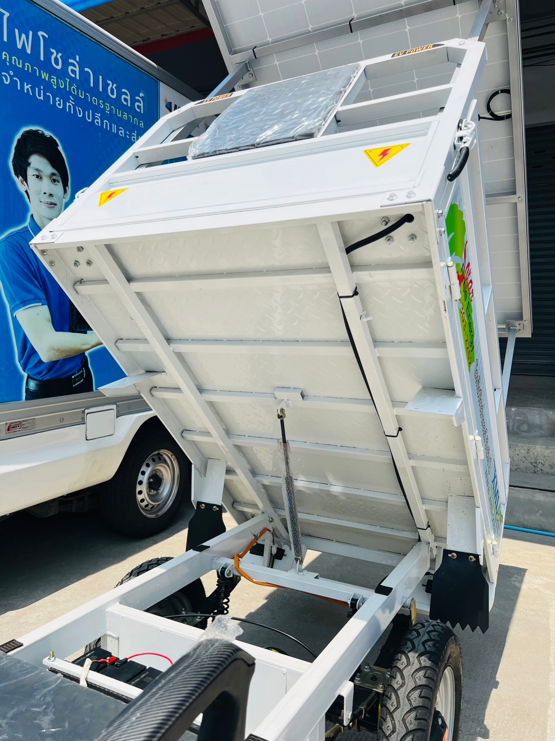 รถกระบะ 3 ล้อ โซล่าเซลล์