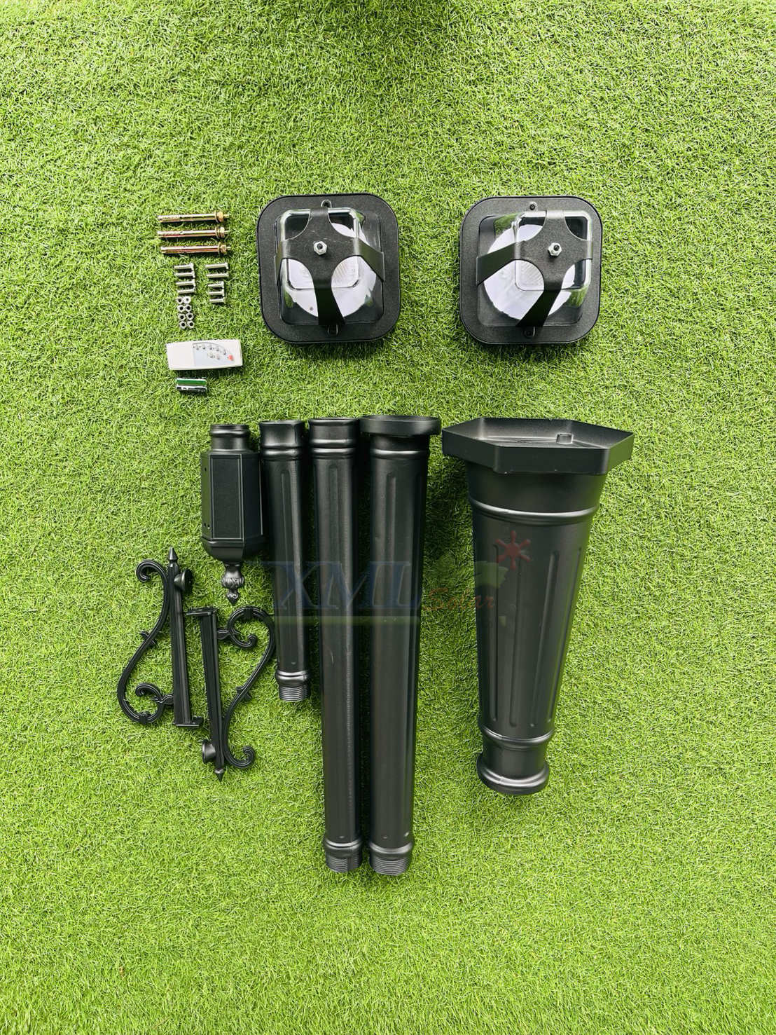 โคมไฟโซล่าเซลล์ รุ่น TT-516 (ตัวโคม + เสาไฟ 2.6 เมตร)(เปิดได้ 2 แสง)