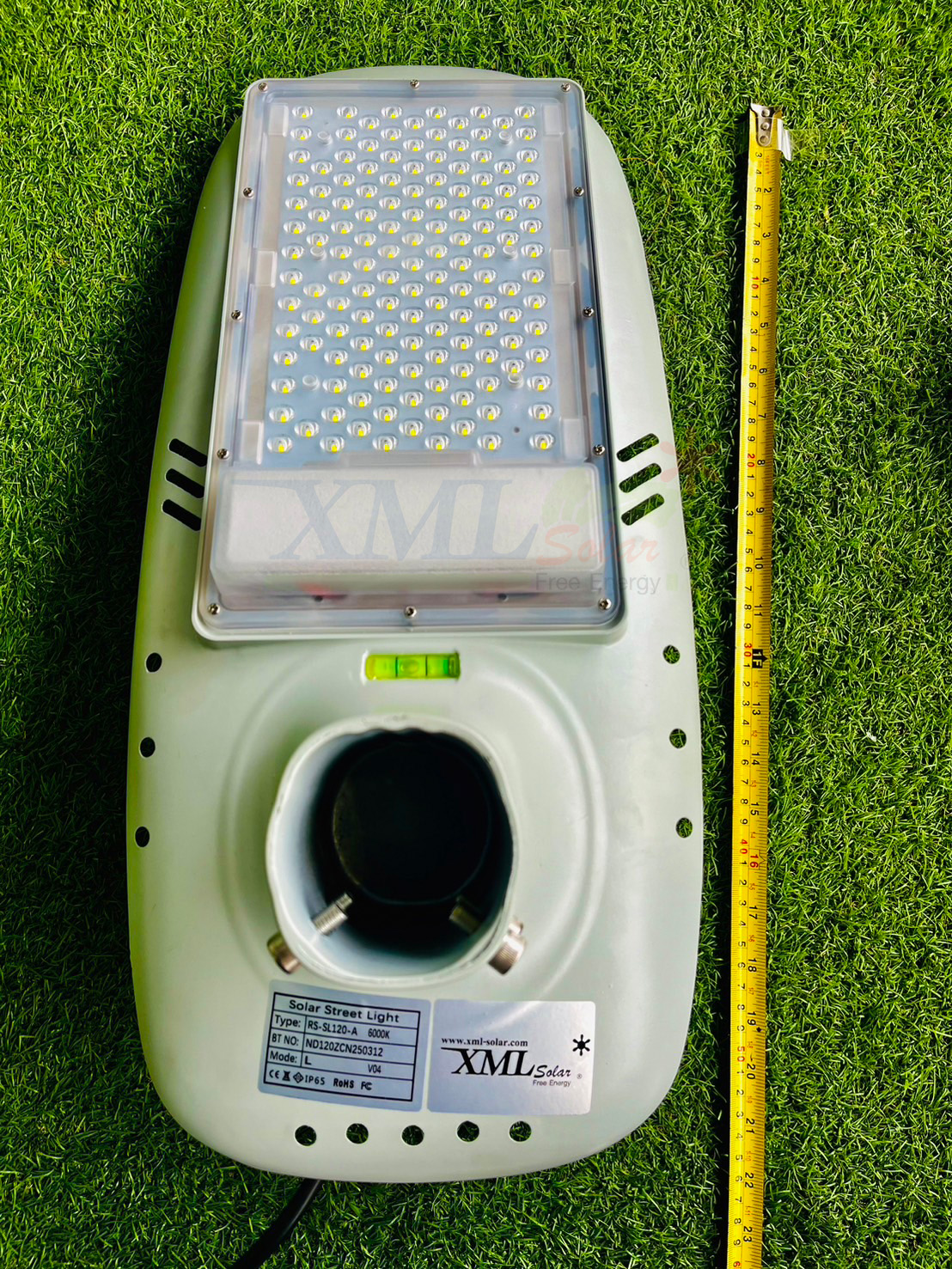 โคมไฟถนนโซล่าเซลล์อัจฉริยะ (รุ่น 4,300Lumens + แผง 60 W) (แสง : ขาว)