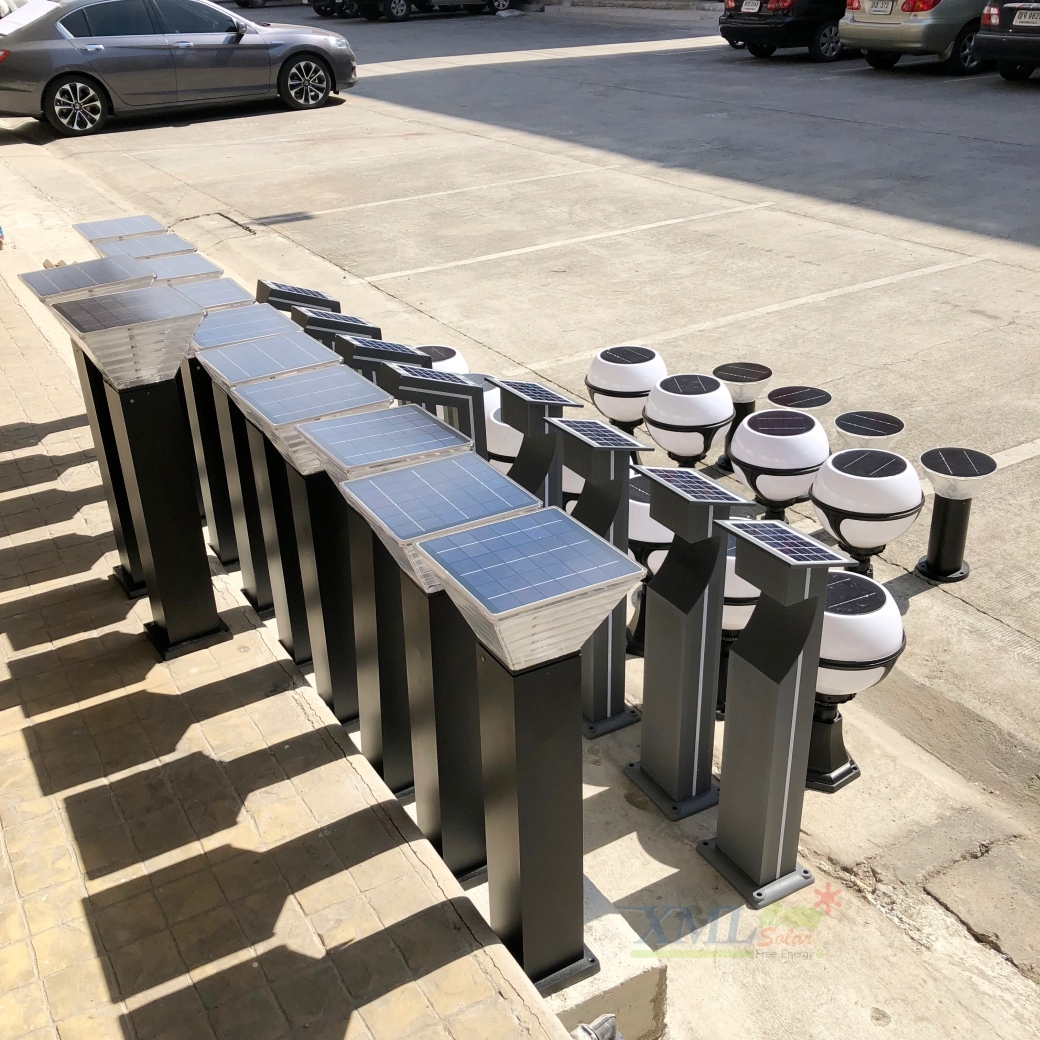 ไฟตั้งพื้นโซล่าเซลล์ ทรง พีระมิด สีดำ โคมใส (80 cm) (แสง : ขาว + เหลืองวอมไวท์)