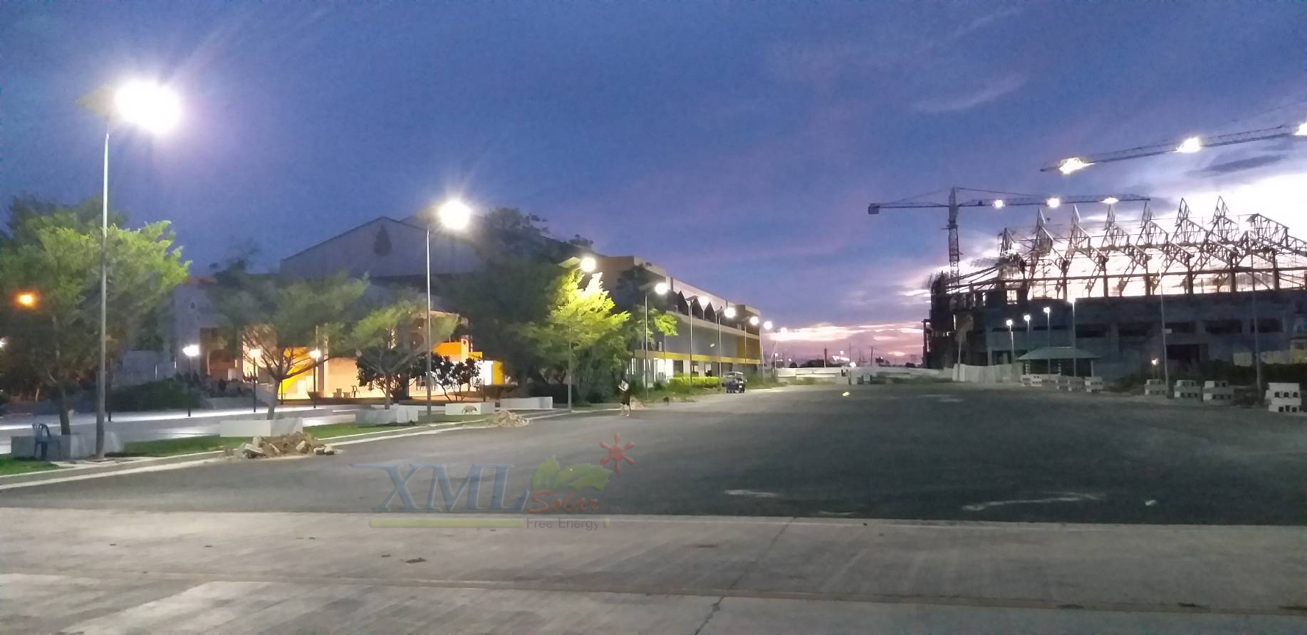 โคมไฟถนนโซล่าเซลล์ Series Y แผงเเยกโคมได้ (12800 Lumens + แผง 200 W) (แสง : ขาว)