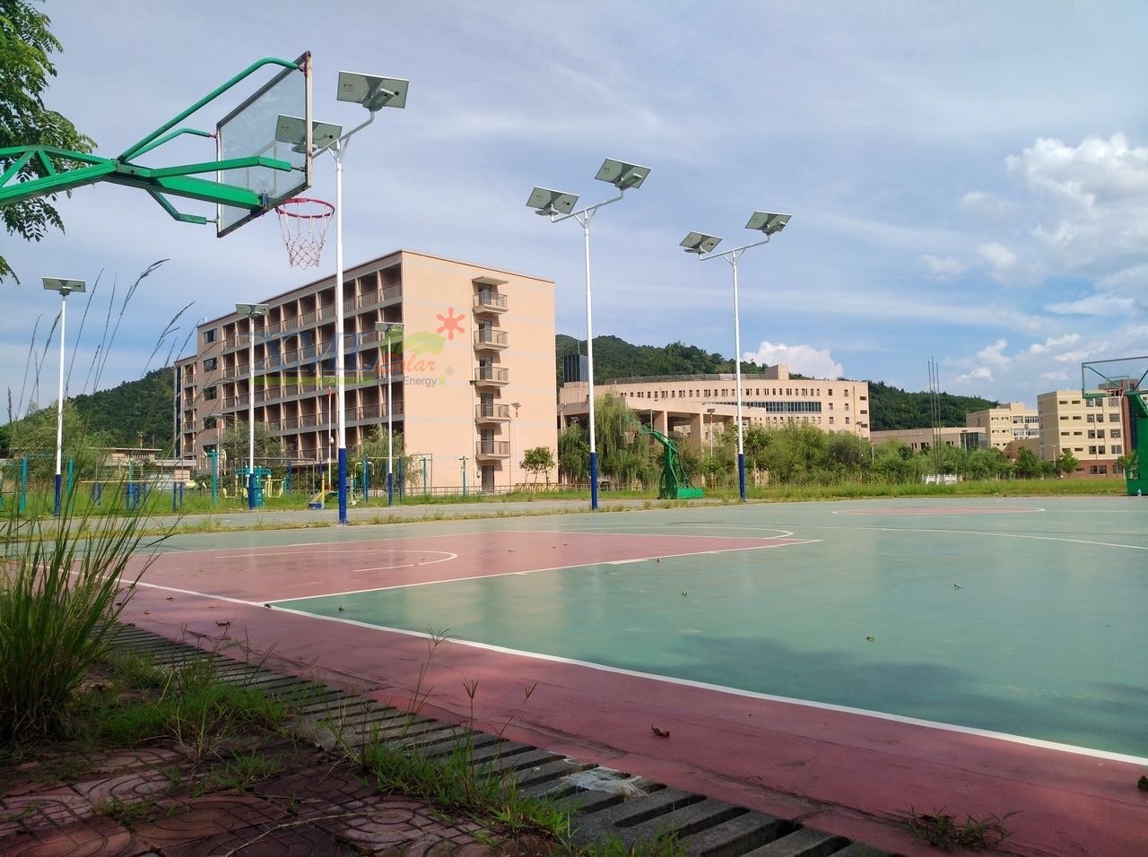 โคมไฟถนนอัจฉริยะ โซล่าเซลล์ 150 Watt Monocrystalline (แสง ขาว)