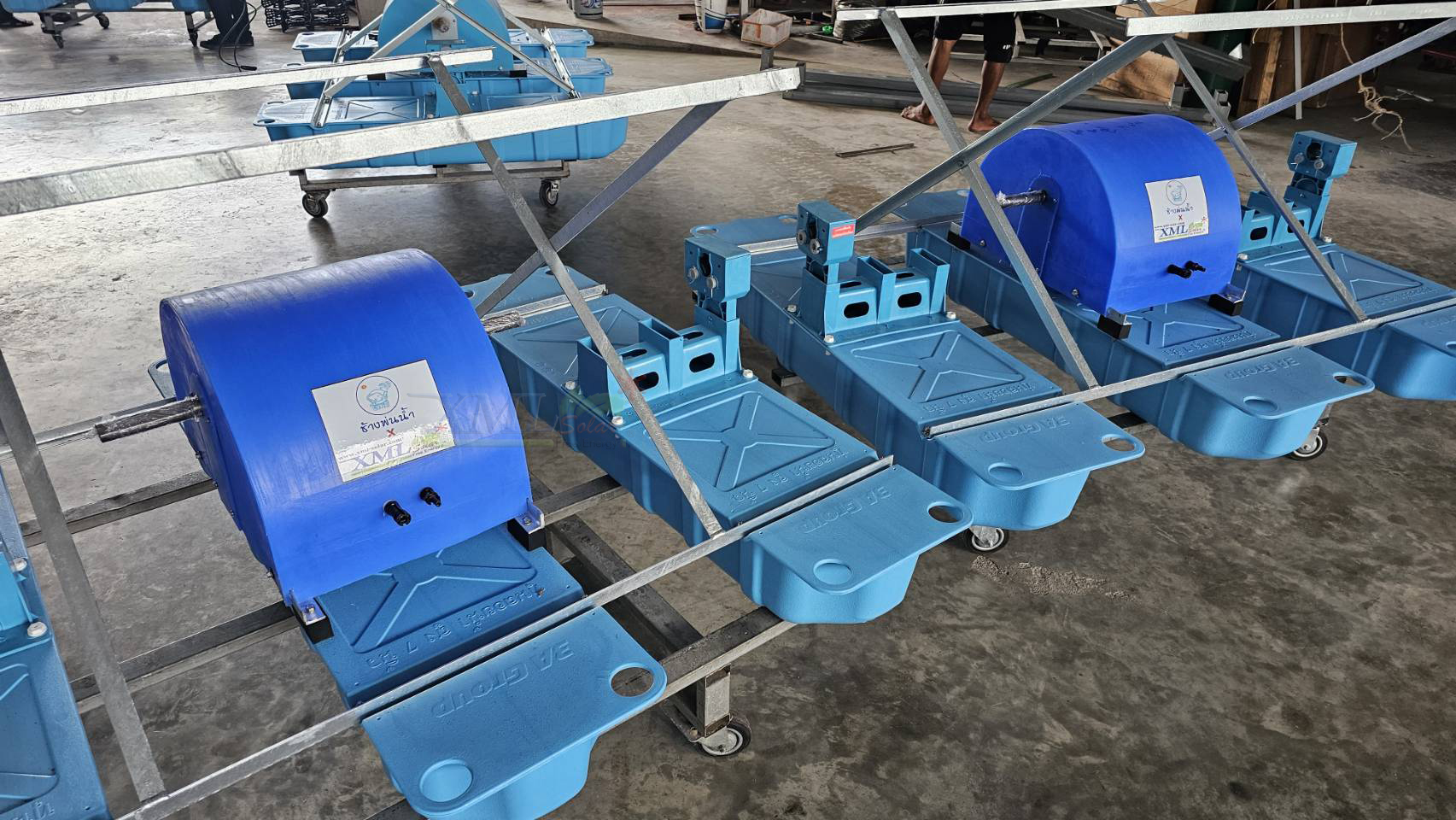 กังหันตีน้ำโซล่าเซลล์ รุ่นช้างน้อย 4 ใบพัด 3 ทุ่น