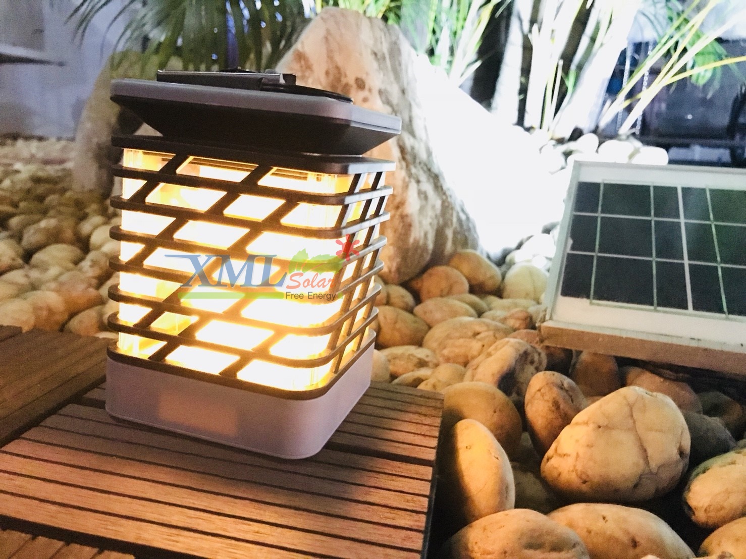 ไฟห้อยโซล่าเซลล์ ทรงสี่เหลียม ตาข่าย (แสง: เปลวไฟเหลืองวอมไวท์)