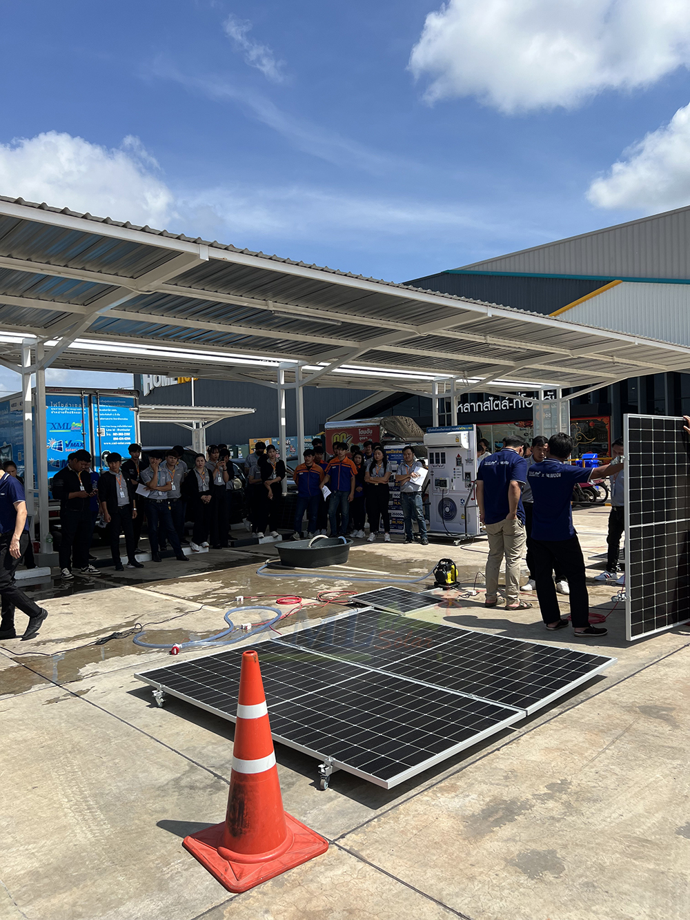 เครื่องสูบน้ำโซล่าเซลล์ (โข่งใหญ่) 400W / 48V. + เเผงโซล่าเซลล์ 580w