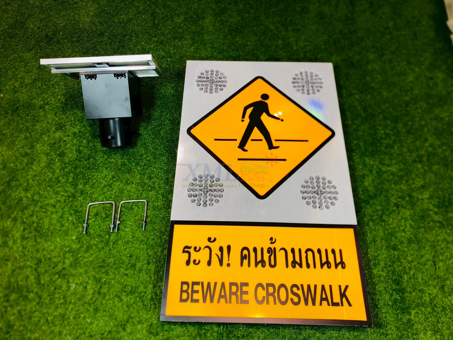 ป้ายเตือน ระวังคนข้ามถนน แบบไฟกระพริบโซล่าเซลล์ (ระบบ 24 ชม.) (pre order 5-7 วัน)