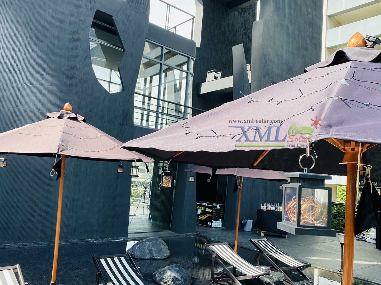 ไฟห้อยโซล่าเซลล์ ทรงสี่เหลียม สีดำ 30 SMD LED (แสง:เหลืองวอมไวท์)