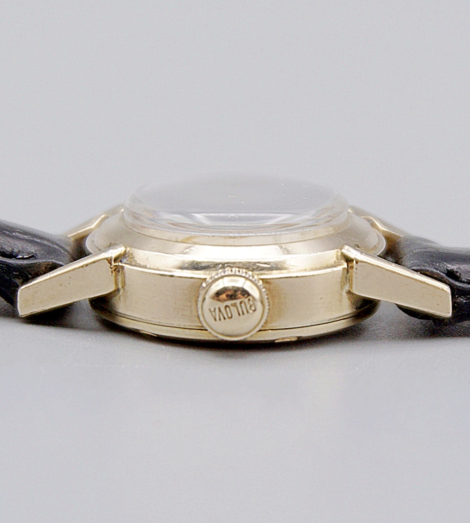 นาฬิกาเก่า BULOVA ไขลาน (นาฬิกาสุภาพสตรี)