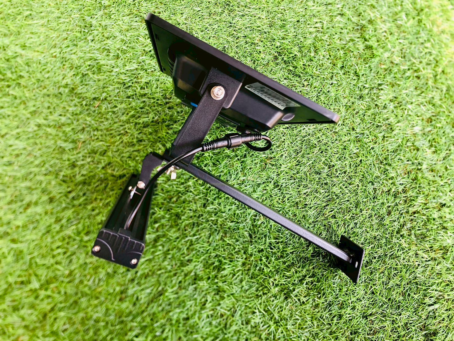 สปอร์ตไลท์โซล่าเซลล์ รุ่น MD-SPT-6 (แสง : ขาว)