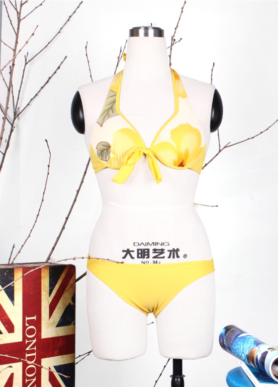 ชุดว่ายน้ำงาน vicki แบบ3ชิ้น มี3สี ม่วง,เขียว,เหลือง มีไซส์ M,XL ราคาส่ง3 ชิ้นคละแบบได้ทั้งร้าน ชุดละ 890 บาทค่ะ