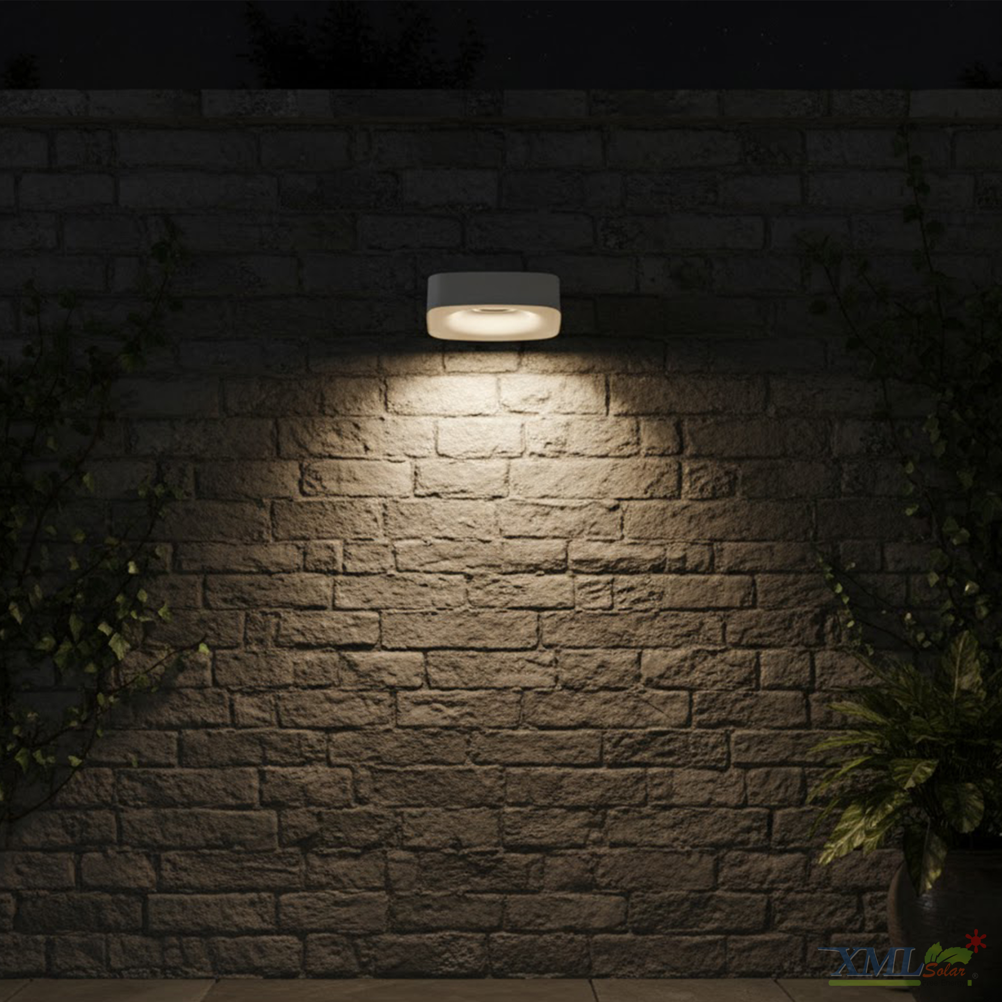 โคมไฟติดผนังโซล่าเซลล์ รุ่น LSXML-243 (เเสง : คลูไวท์)