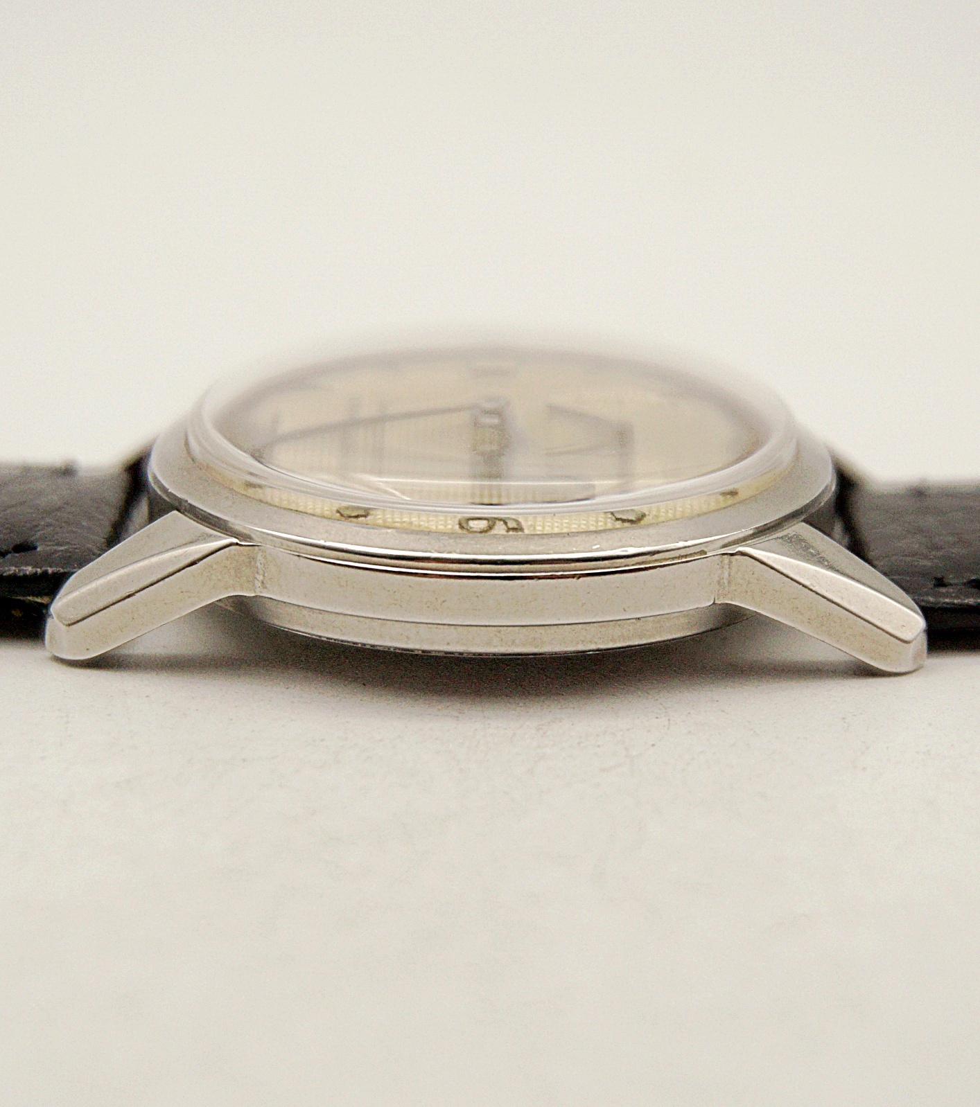 นาฬิกาเก่า WITTNAUER BY LONGINES ไขลานสองเข็มครึ่ง