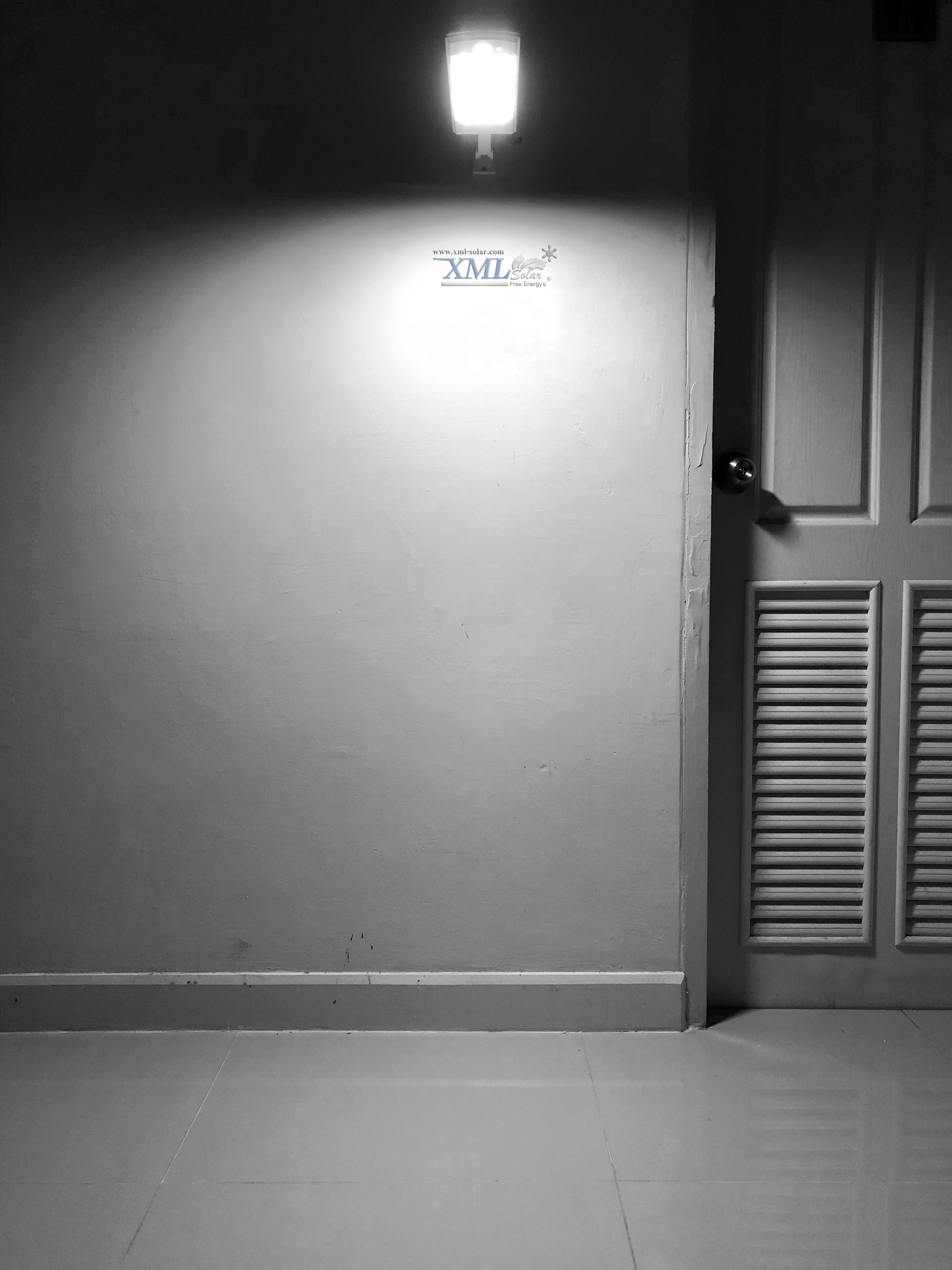 โคมไฟกิ่งโซล่าเซลล์ 48 SMD LED + Motion สีดำ (แสง ขาว)