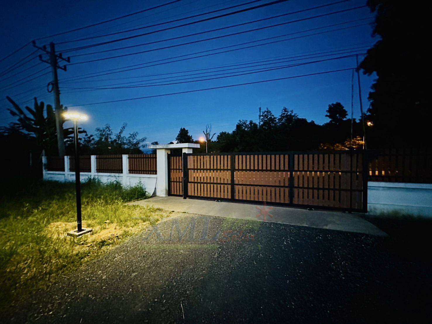 โคมไฟโซล่าเซลล์ (UFO) 300W รุ่น SLT39 แบรนด์ MODI x XML