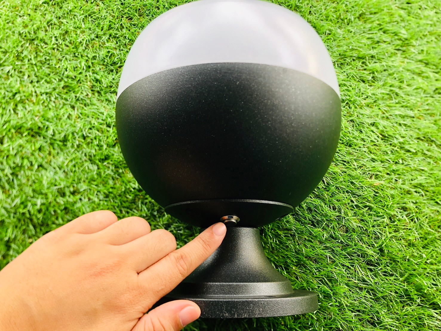 โคมไฟหัวเสาโซล่าเซลล์ รุ่น TZ-404 (แสงขาว + เหลืองวอมไวท์)