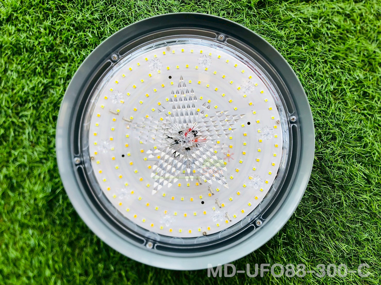 โคมไฟโซล่าเซลล์ ติดเพดาน MD-UFO88 รุ่น C (เปิดได้ 3 แสง)