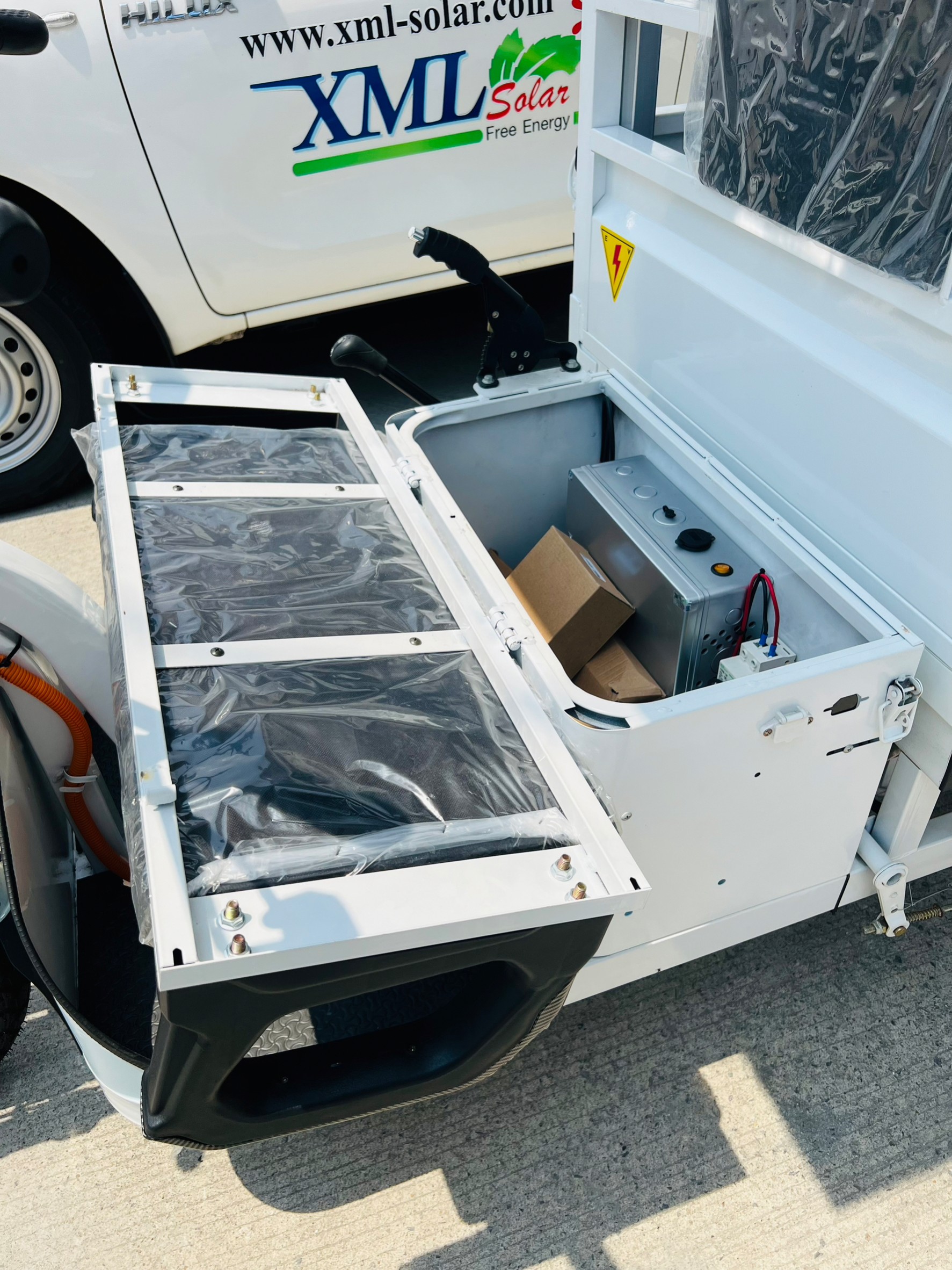 รถกระบะ 3 ล้อ โซล่าเซลล์