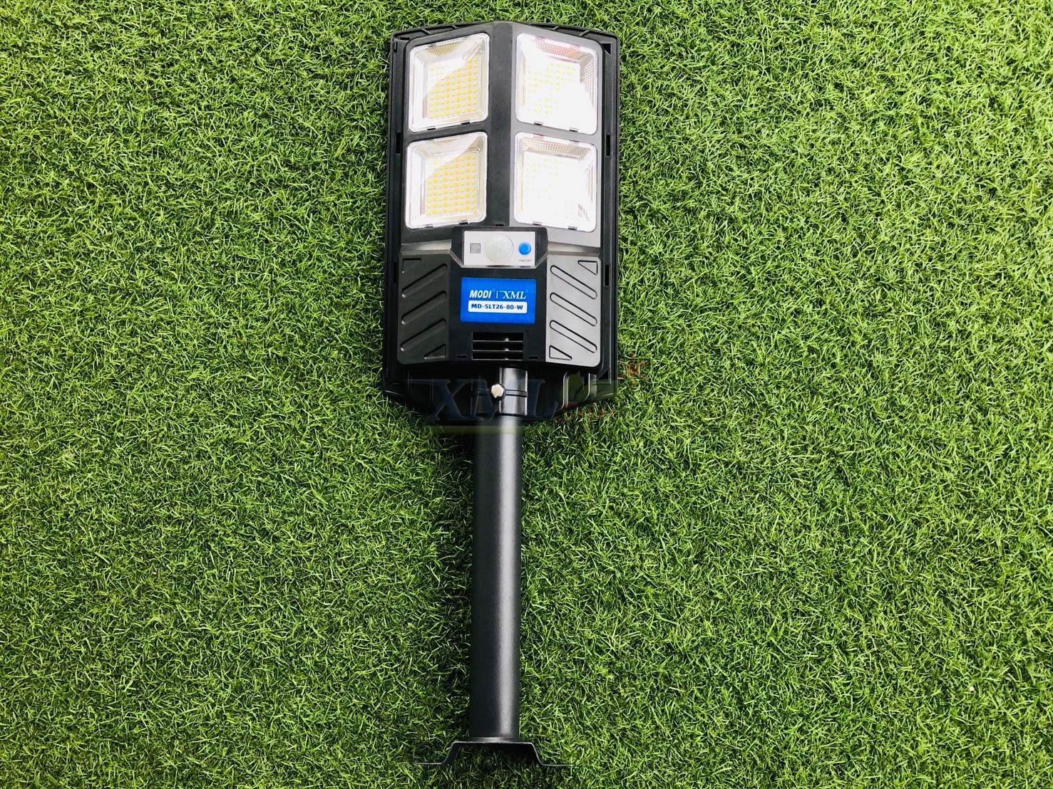 โคมไฟถนนโซล่าเซลล์ 80W รุ่น MD-SLT26-80W (เปิดได้ 3 แสง)