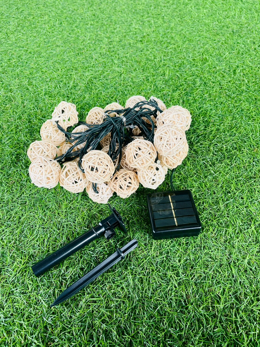 ไฟกระพริบโซล่าเซลล์ ทรงบอล รุ่น MD-SSL-6M-30B (แสง : หลากสี)