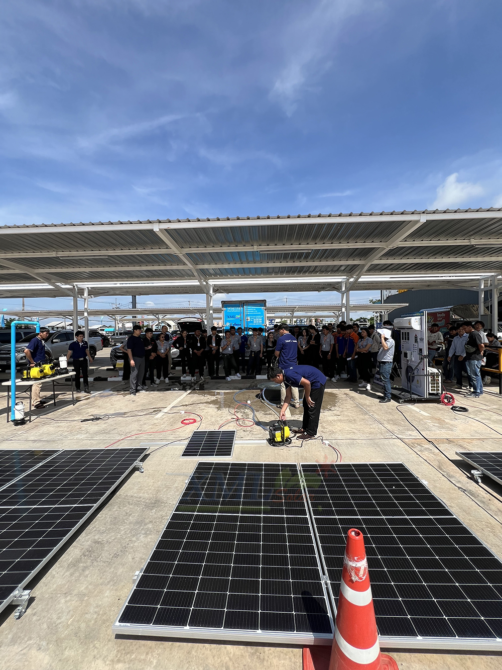 เครื่องสูบน้ำโซล่าเซลล์ (โข่งใหญ่) 400W / 48V. + เเผงโซล่าเซลล์ 580w